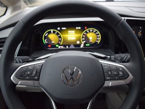 Volkswagen T7 Multivan Edition 1.4 TSI DSG eHybrid (lang)